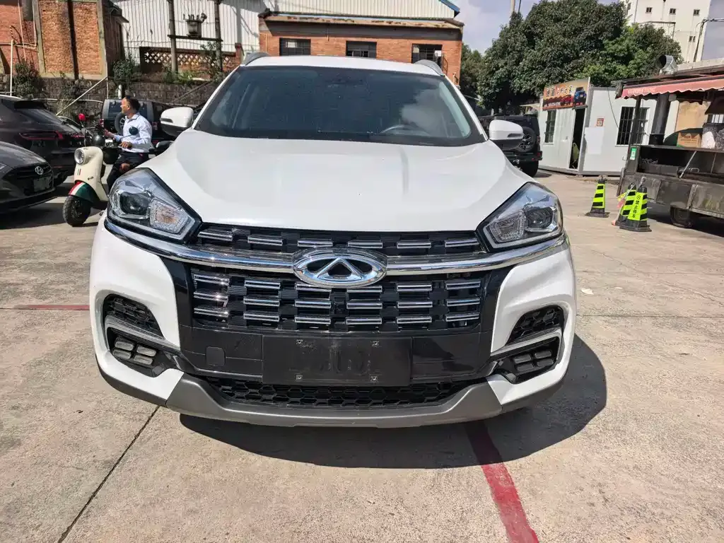 Chery Tiggo 8 — фото 2