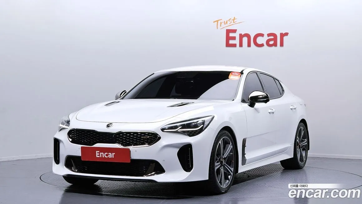 Kia Stinger — фото 1