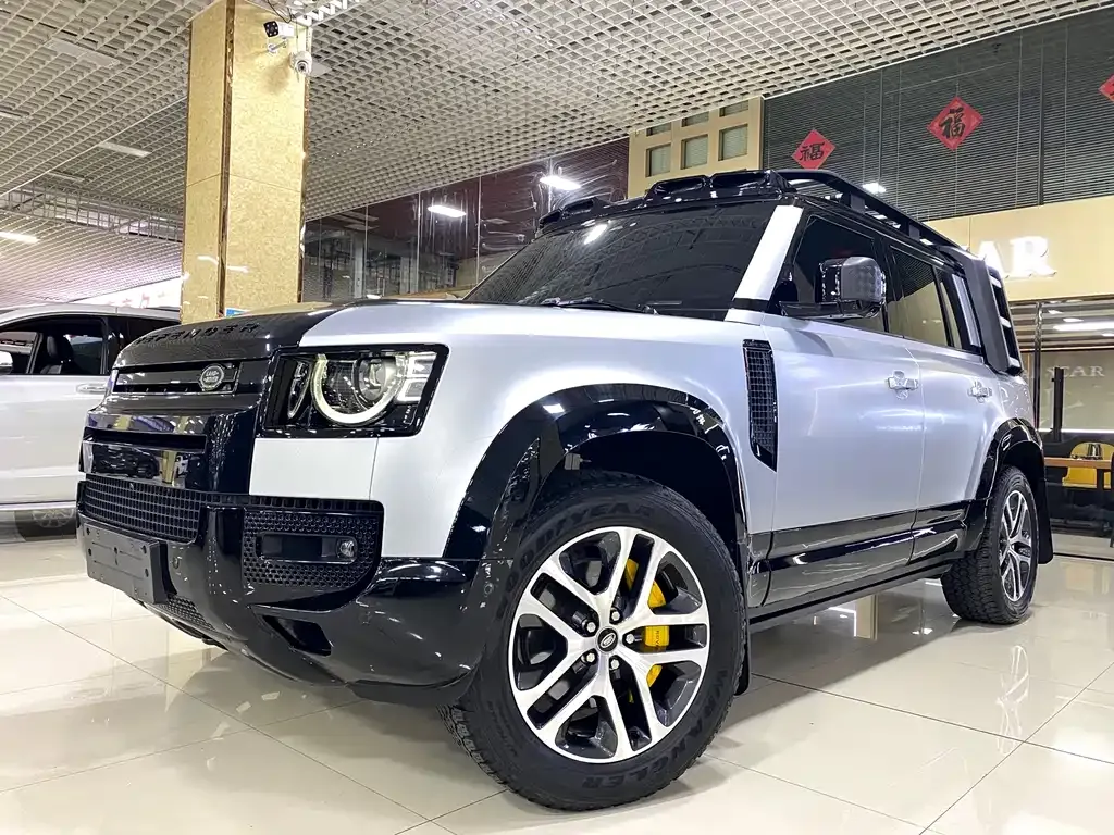 Land Rover Defender — фото 1