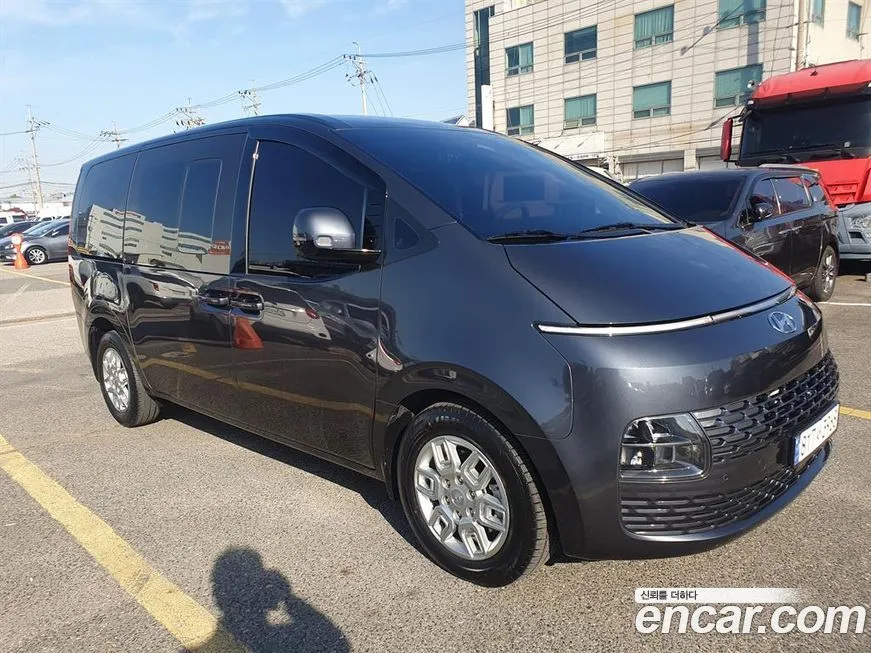 Hyundai Staria — фото 1