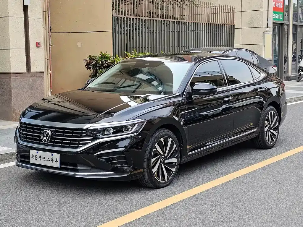 Volkswagen Passat — фото 1