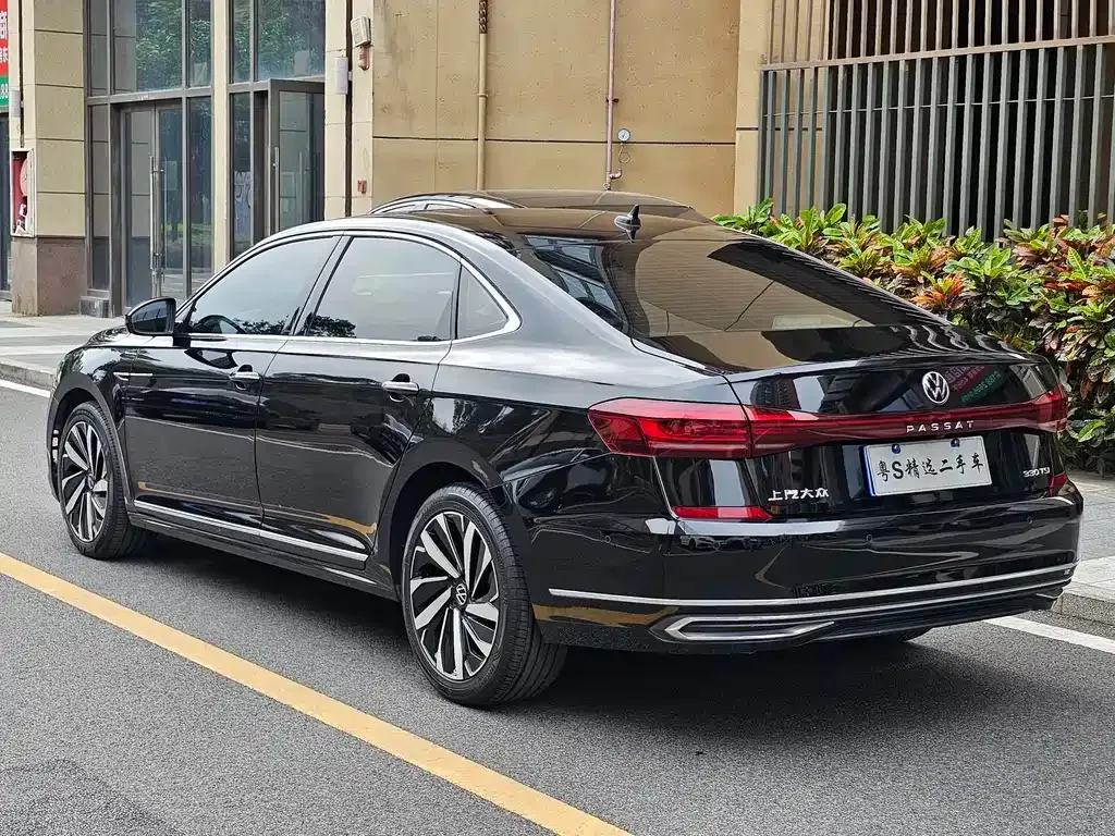 Volkswagen Passat — фото 4