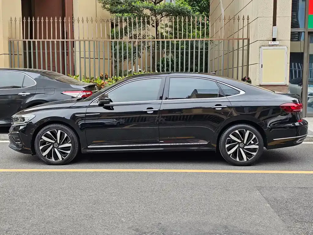 Volkswagen Passat — фото 6