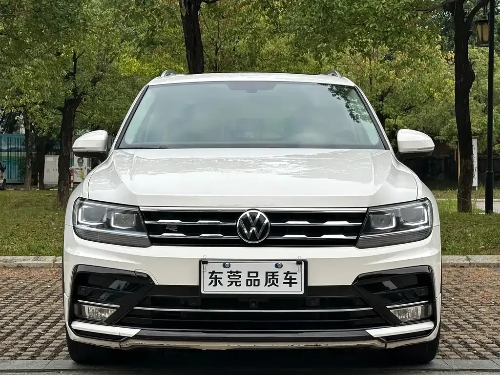 Volkswagen Tiguan L — фото 2