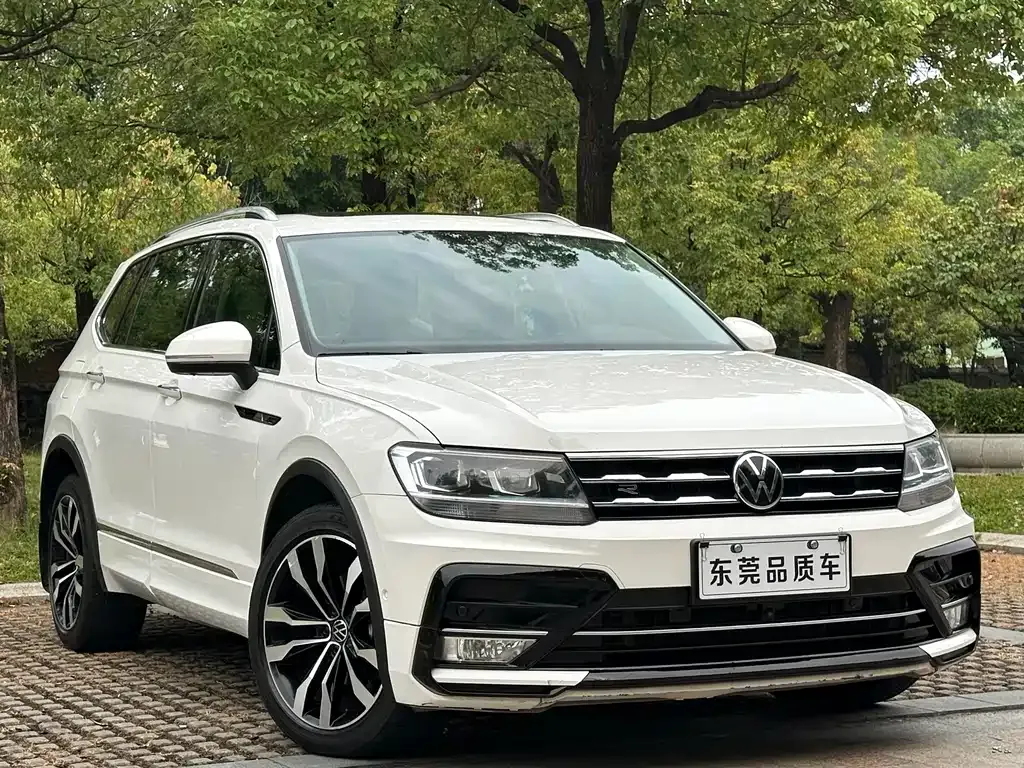Volkswagen Tiguan L — фото 3