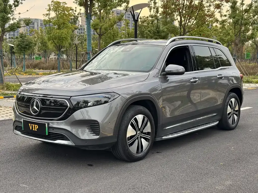 Mercedes-Benz EQB — фото 1