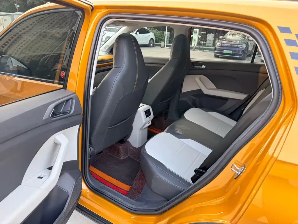 Volkswagen T-Cross — фото 7