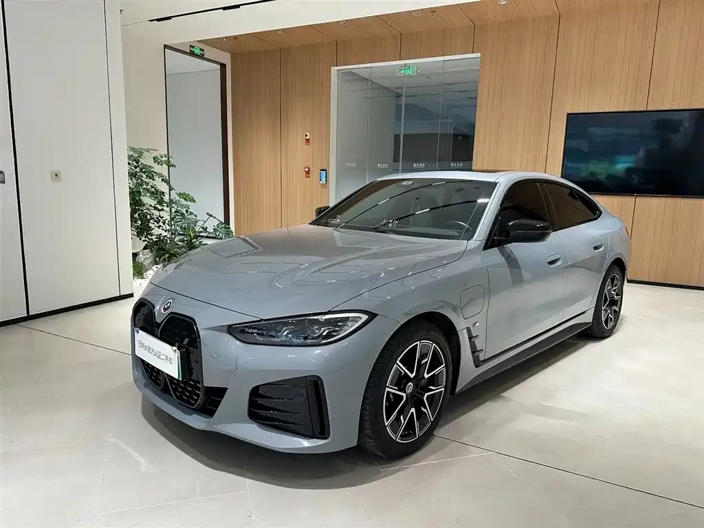 BMW i4 — фото 1