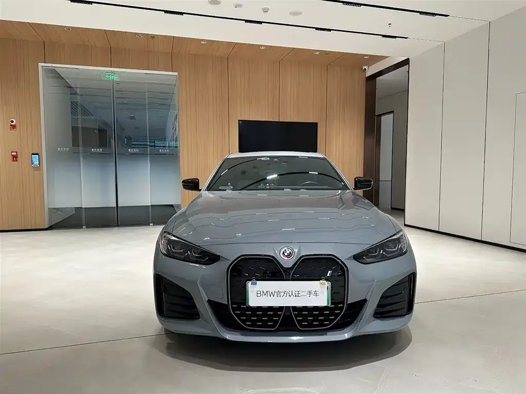 BMW i4 — фото 2