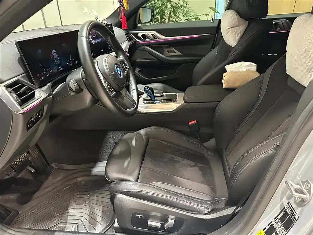 BMW i4 — фото 7