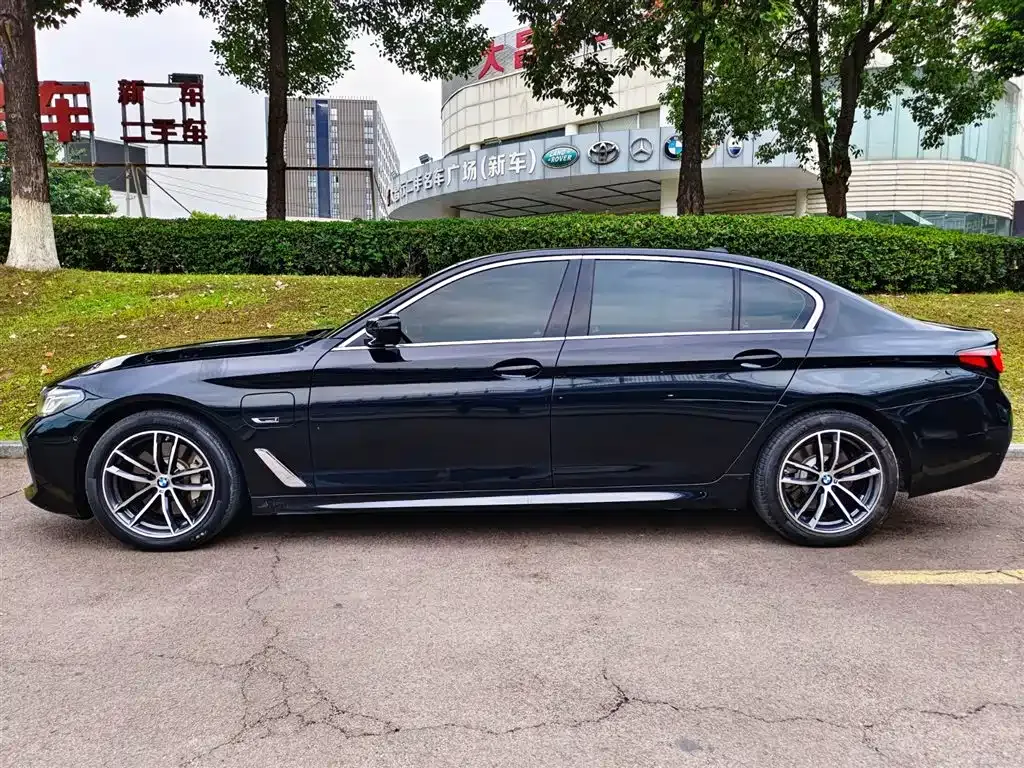 BMW 5 Series New Energy — фото 3
