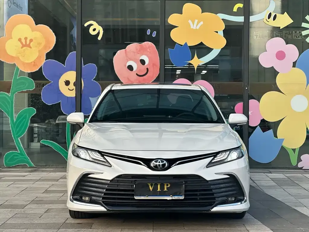 Toyota Camry — фото 3