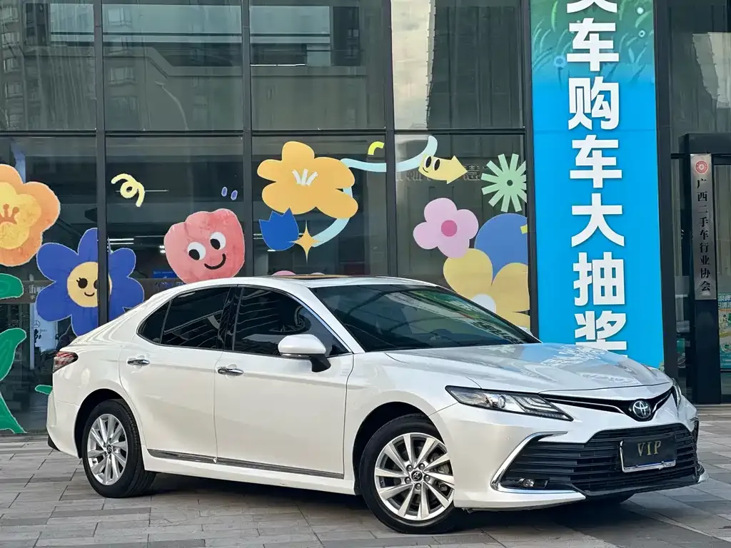 Toyota Camry — фото 4