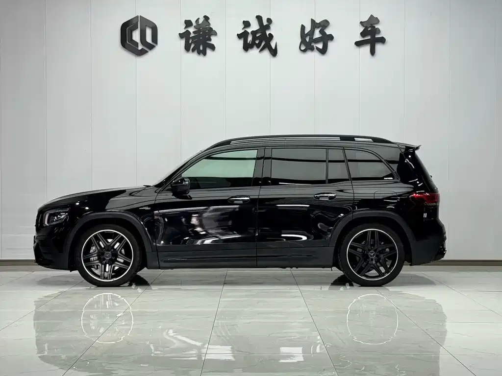 Mercedes-Benz GLB AMG — фото 4