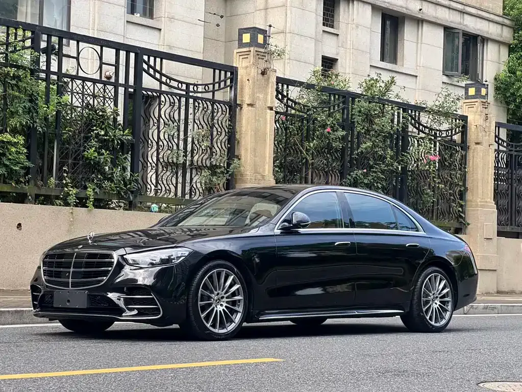 Mercedes-Benz S-Class — фото 1
