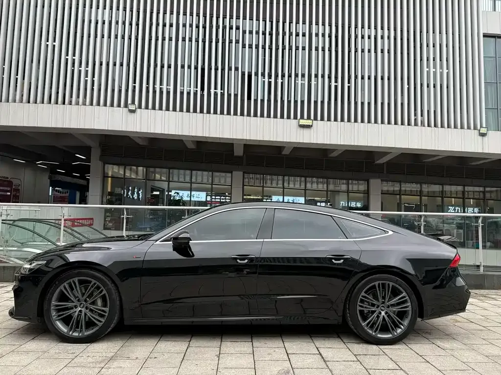 Audi A7 — фото 2