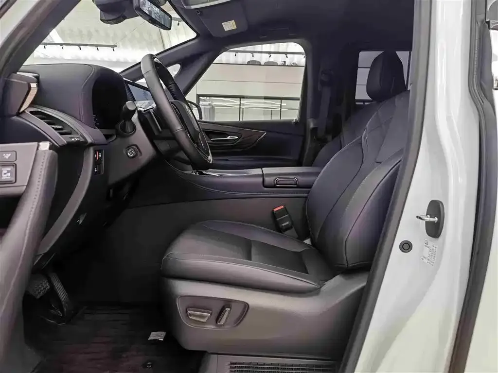 Toyota Alphard — фото 10