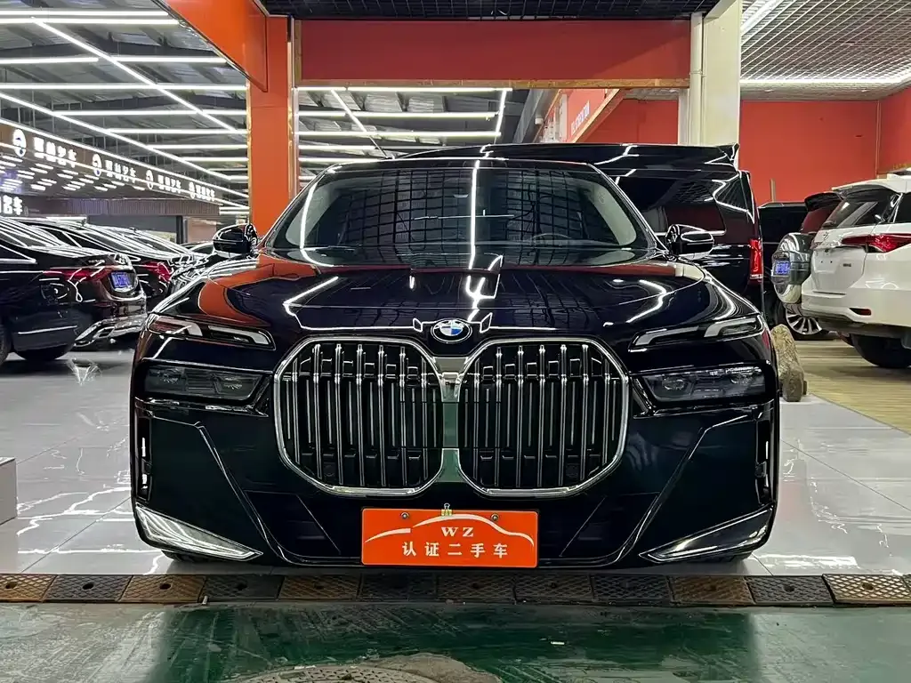 BMW 7 Series — фото 2
