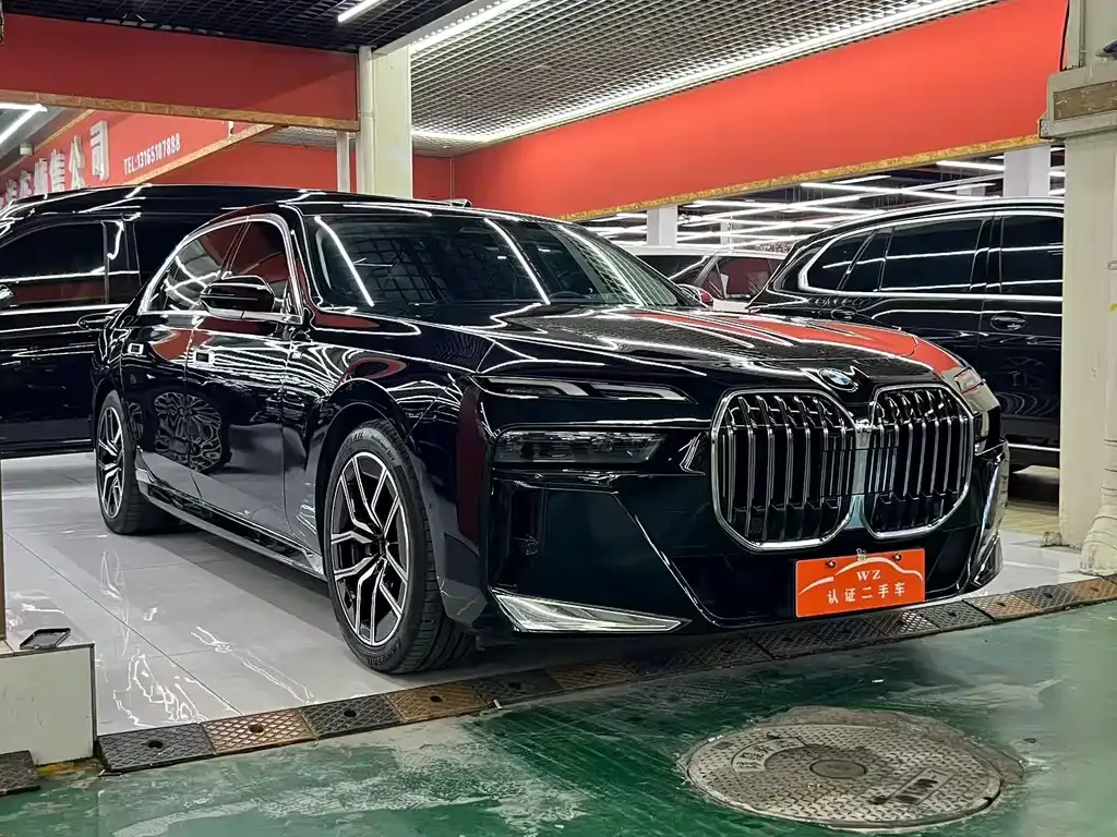 BMW 7 Series — фото 3