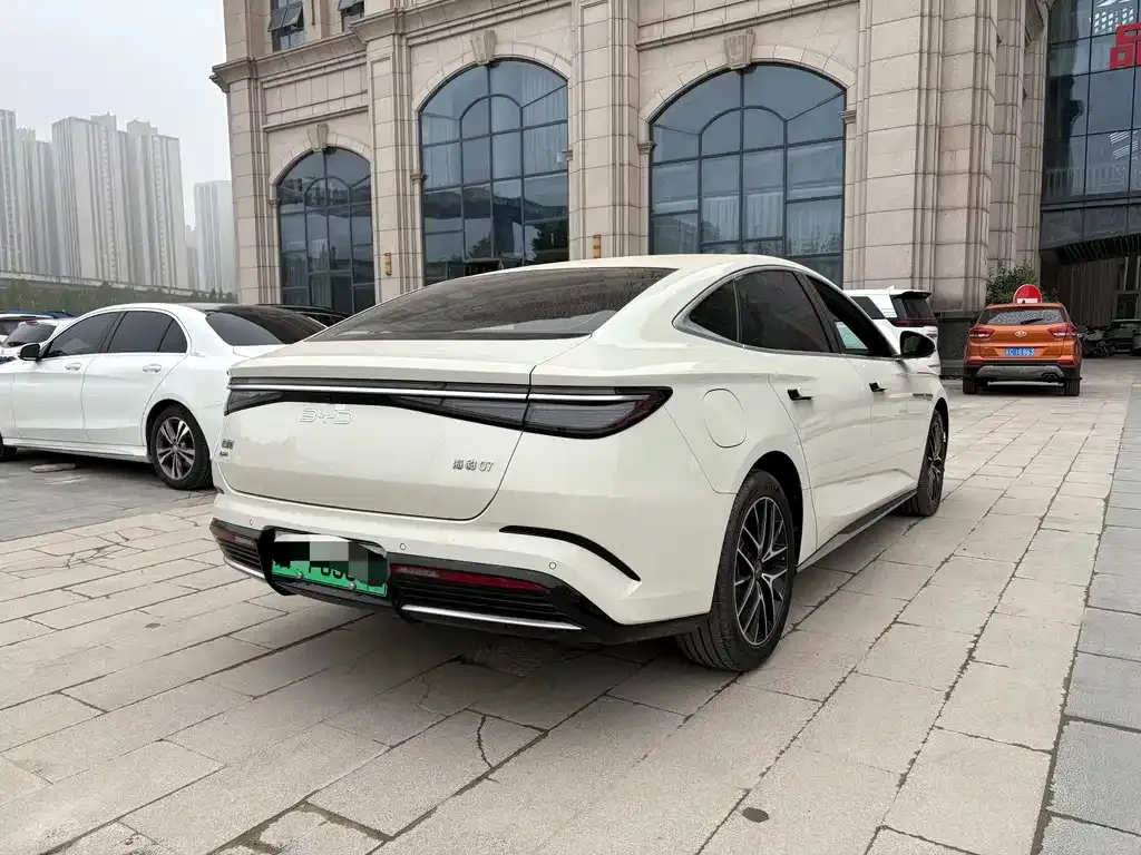 BYD Seal 07 DM-i — фото 3