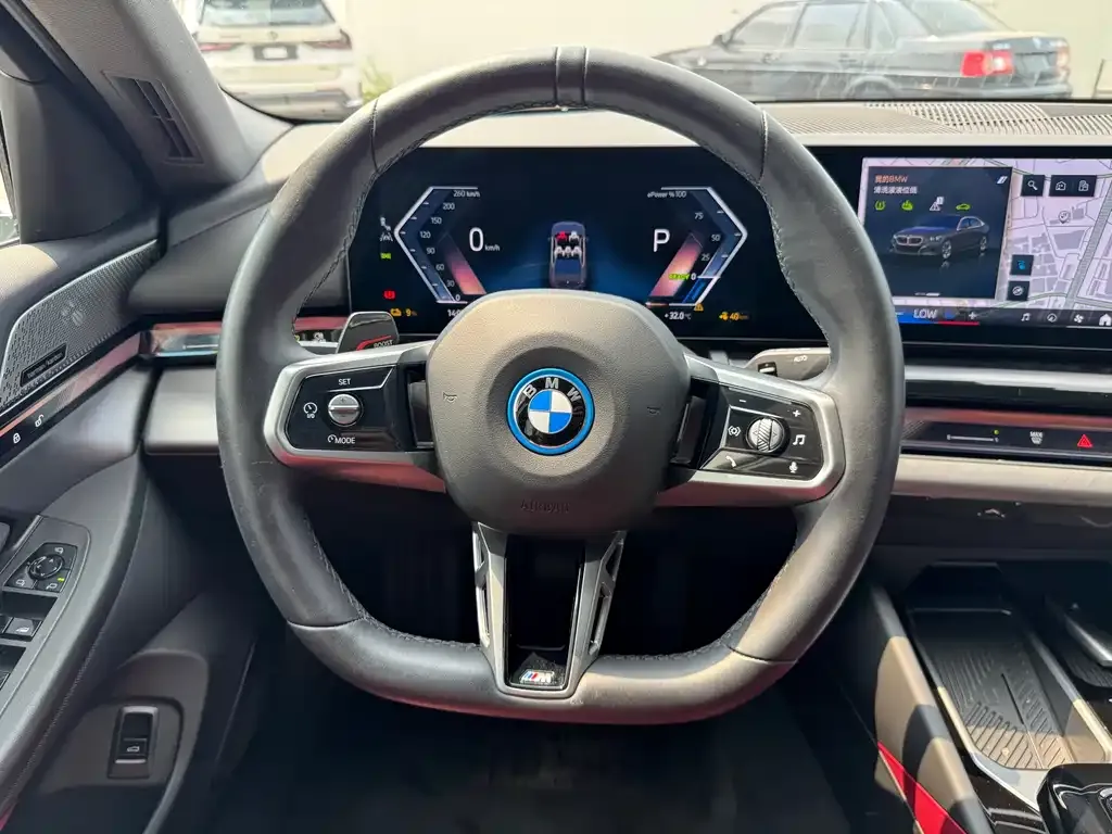 BMW i5 — фото 10