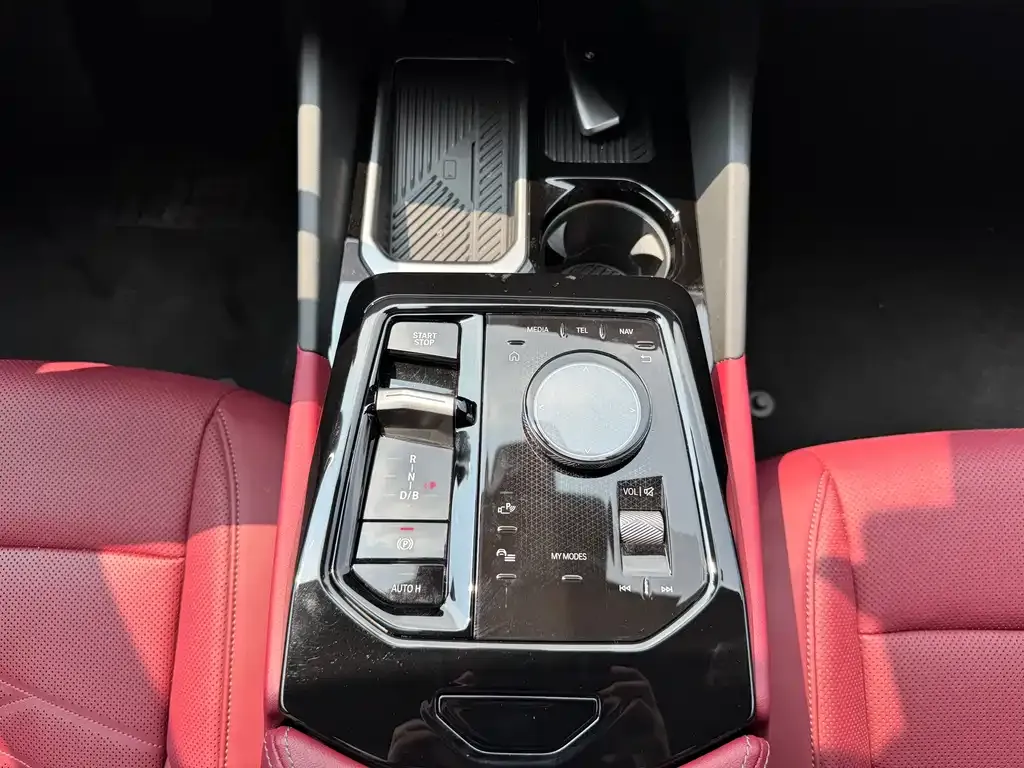 BMW i5 — фото 9