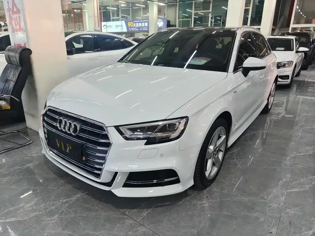 Audi A3 — фото 1