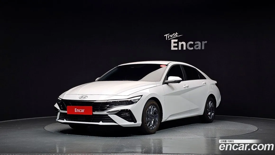 Hyundai AVANTE — фото 1