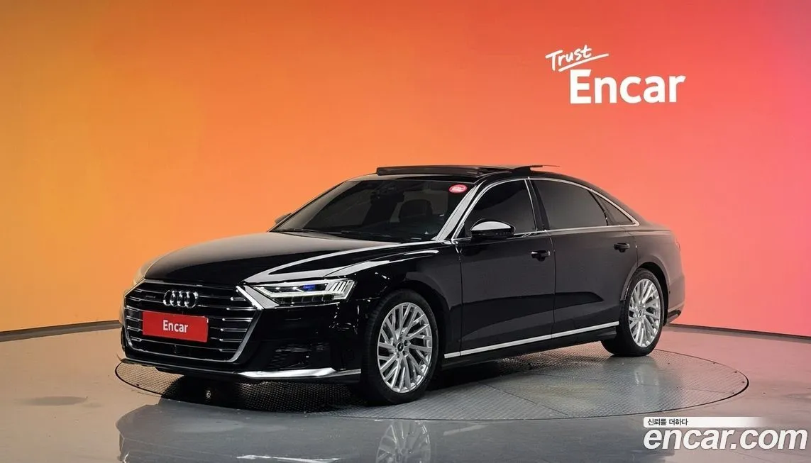 Audi A8 — фото 1