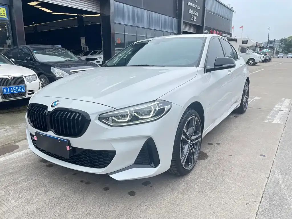 BMW 1 Series — фото 1