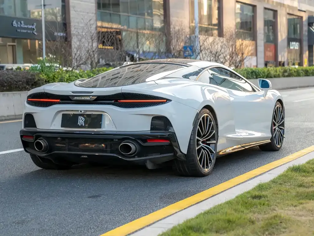 McLaren GT — фото 10