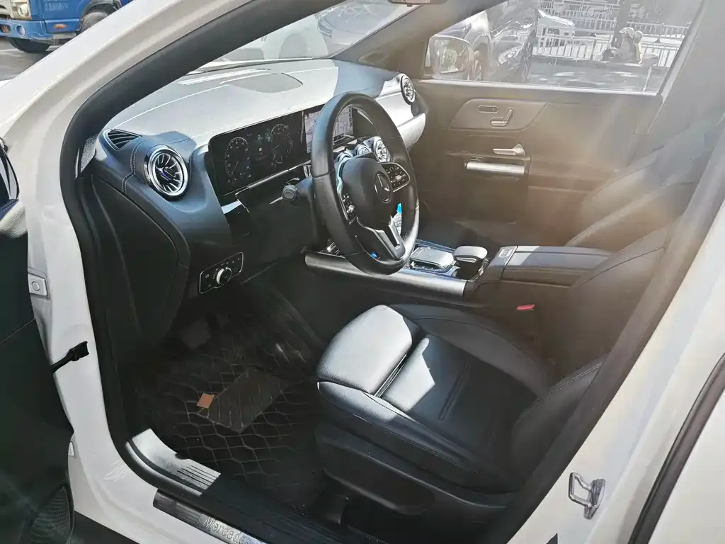 Mercedes-Benz GLA — фото 4