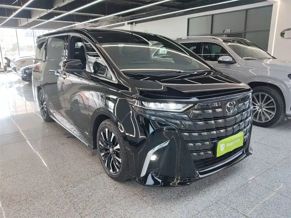 Toyota Alphard — фото 4