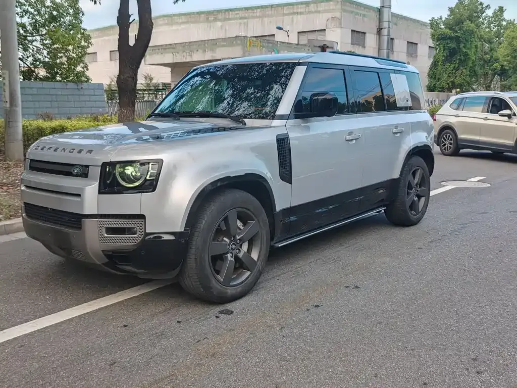 Land Rover Defender — фото 1