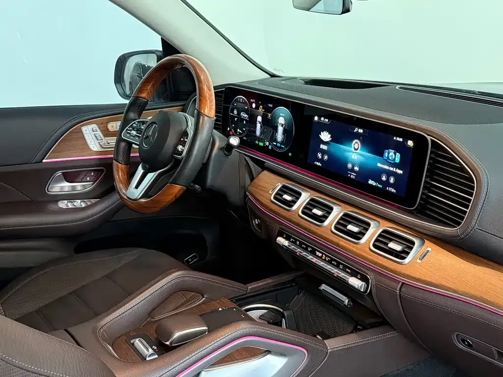Mercedes-Benz GLS — фото 9