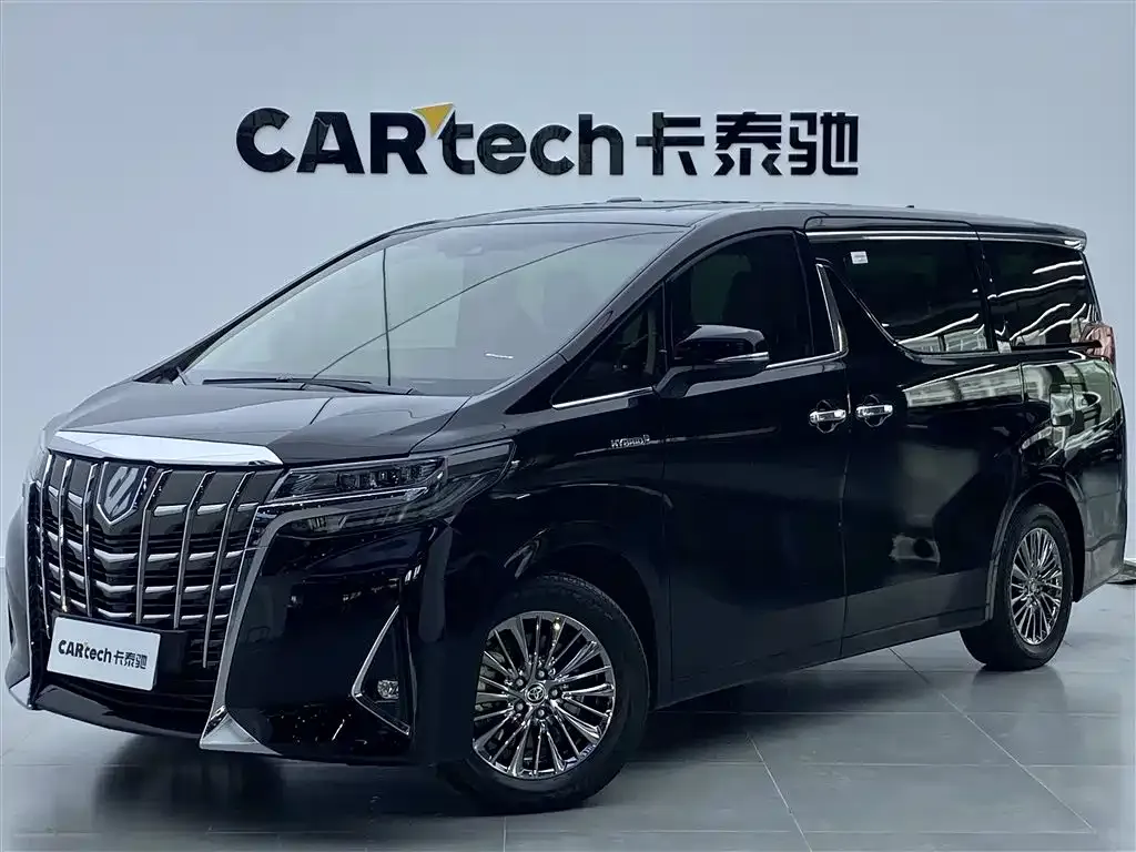 Toyota Alphard — фото 1