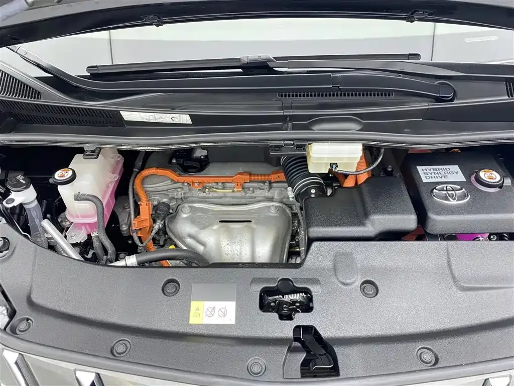 Toyota Alphard — фото 10