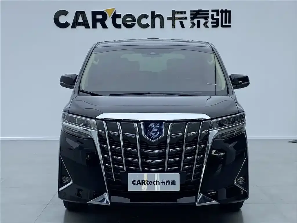 Toyota Alphard — фото 2