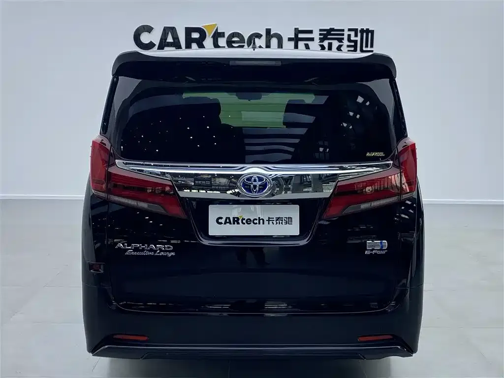 Toyota Alphard — фото 4