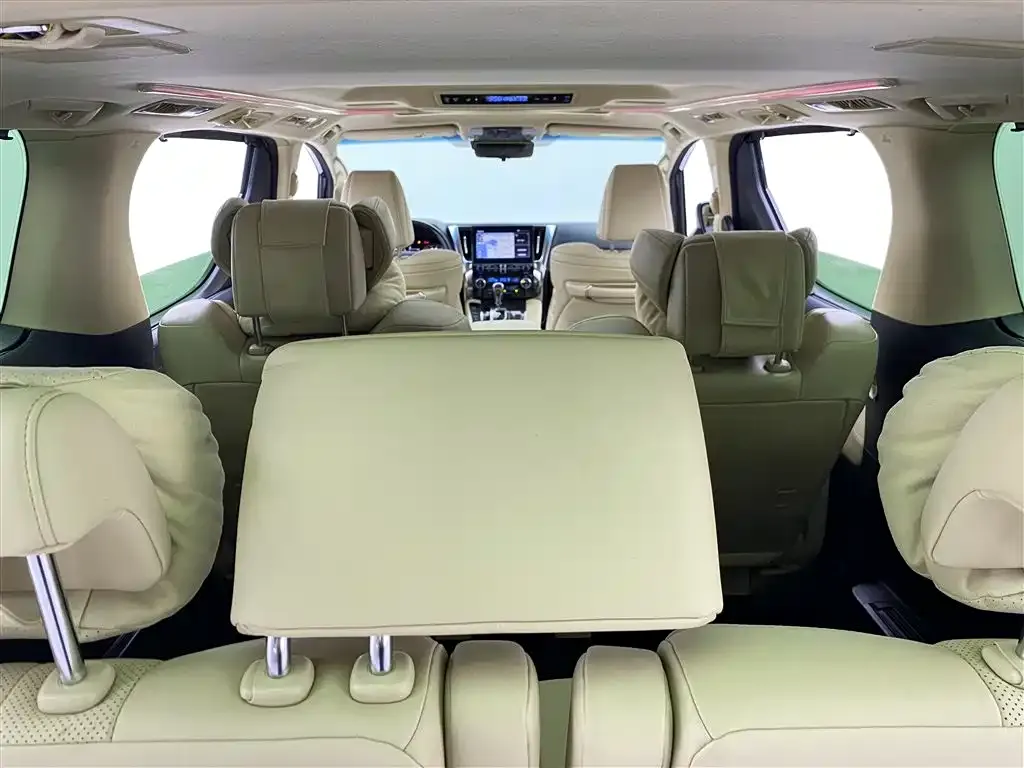 Toyota Alphard — фото 6