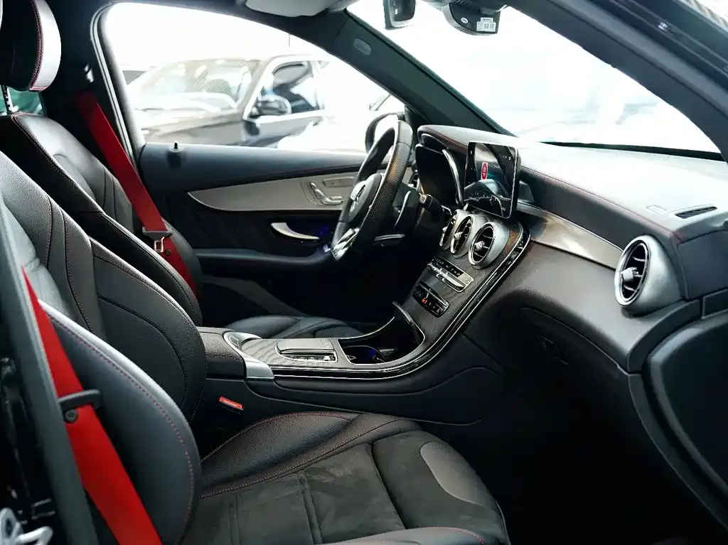 Mercedes-Benz GLC AMG — фото 10