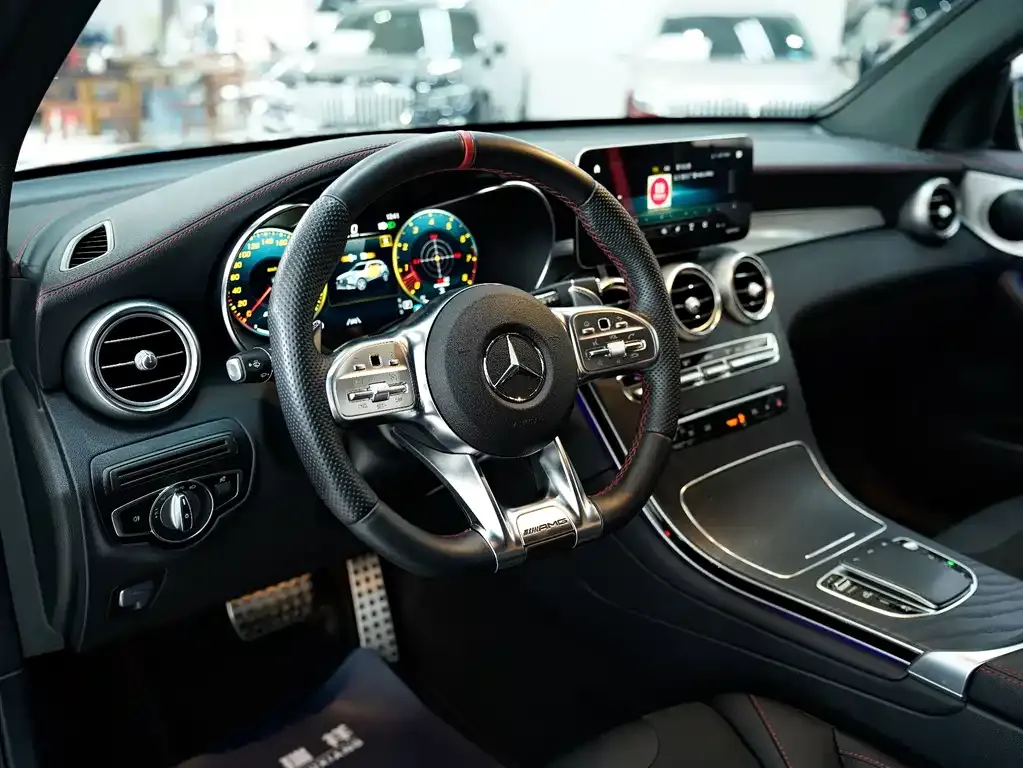 Mercedes-Benz GLC AMG — фото 6