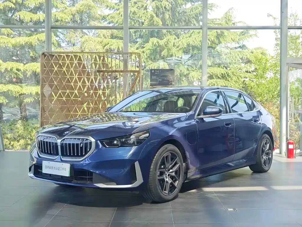 BMW i5 — фото 1