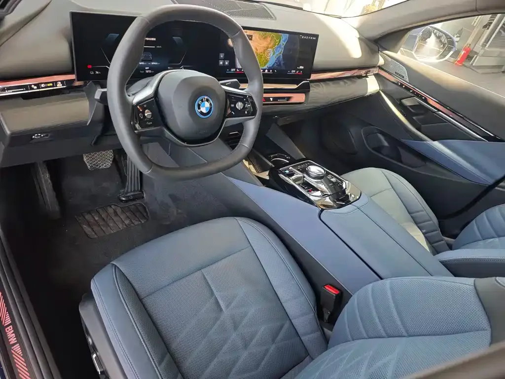 BMW i5 — фото 6