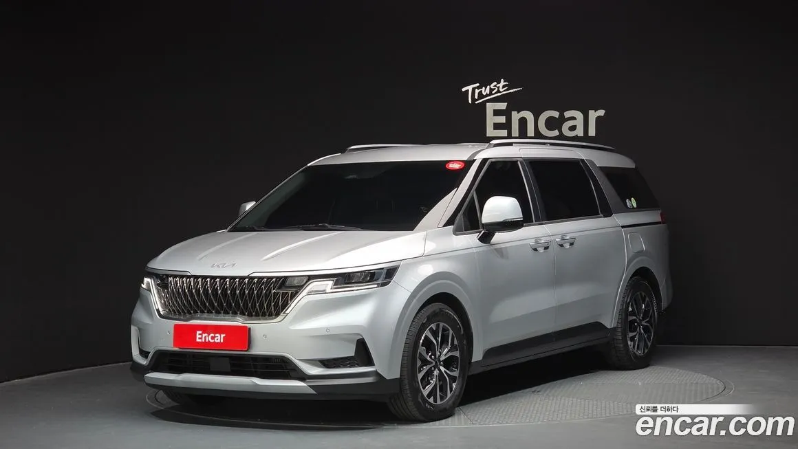 Kia Carnival — фото 1