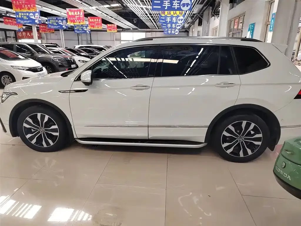 Volkswagen Tiguan L — фото 5