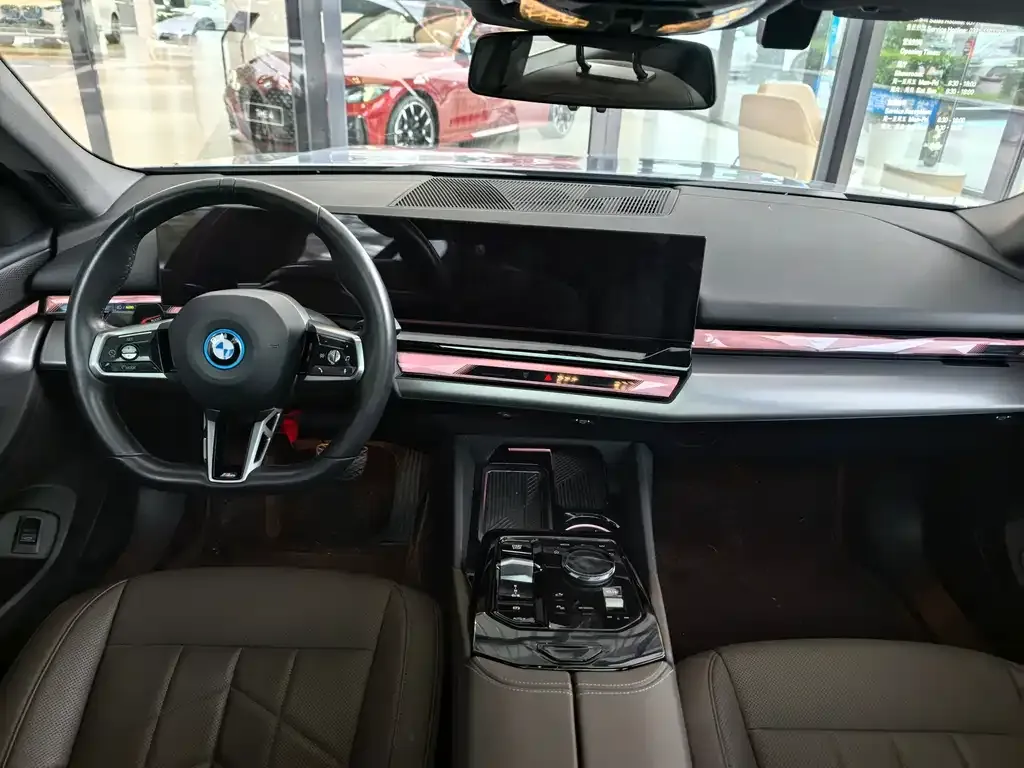 BMW i5 — фото 4