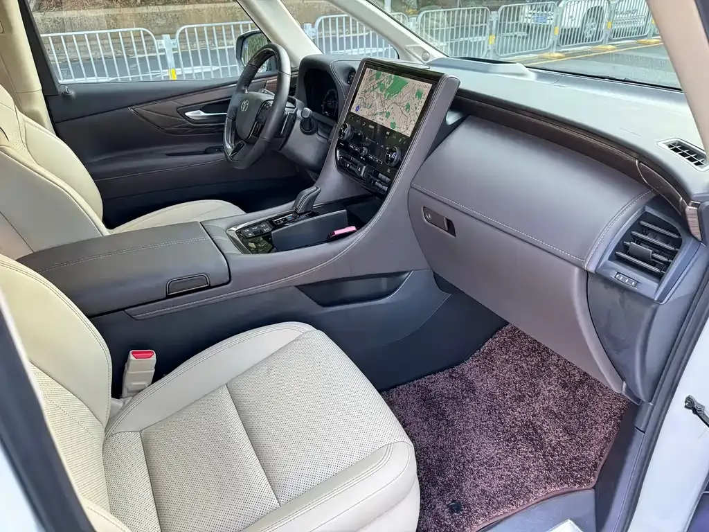 Toyota Alphard — фото 6