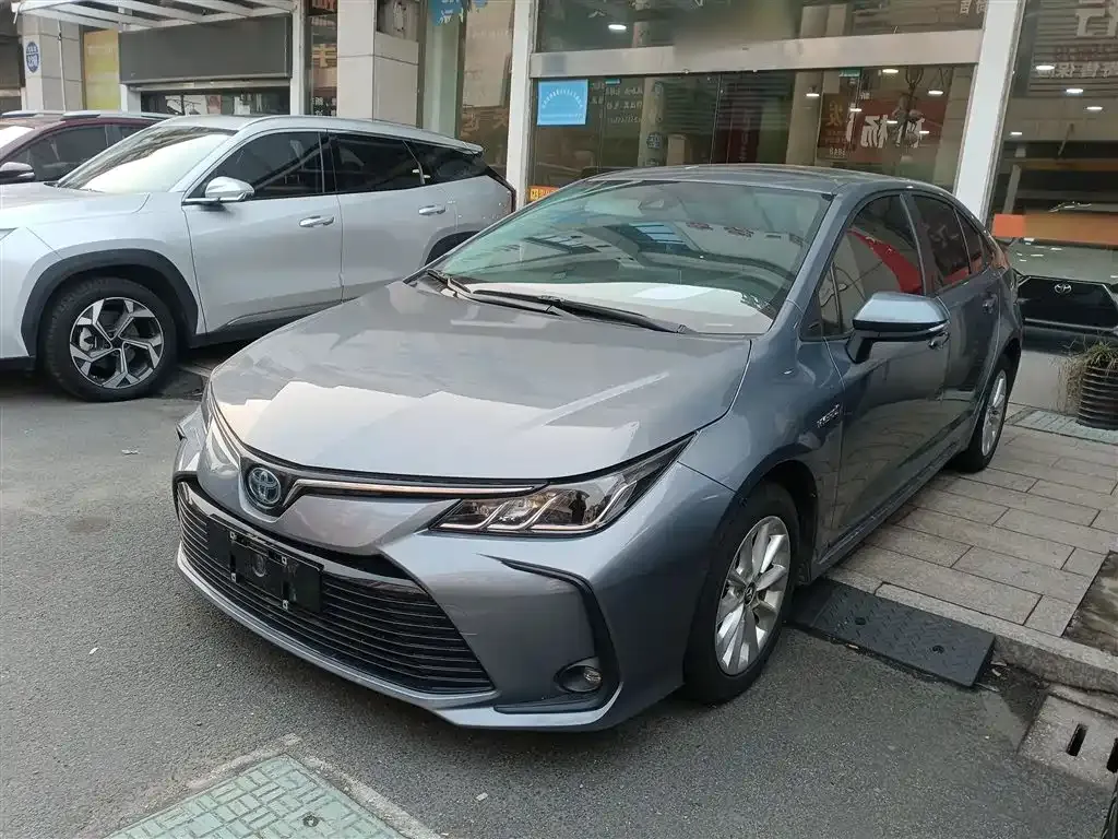 Toyota Corolla — фото 2
