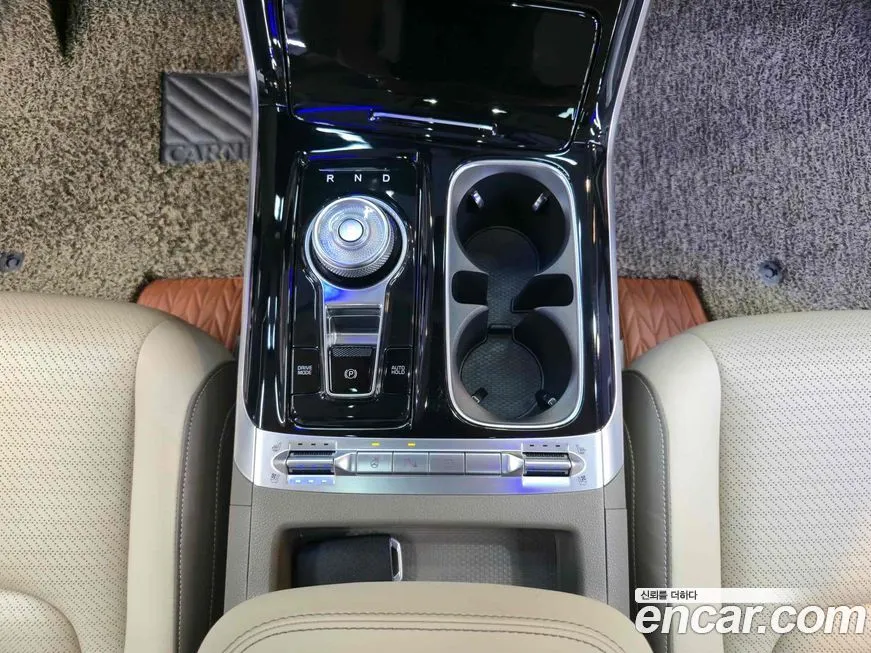 Kia Carnival — фото 10